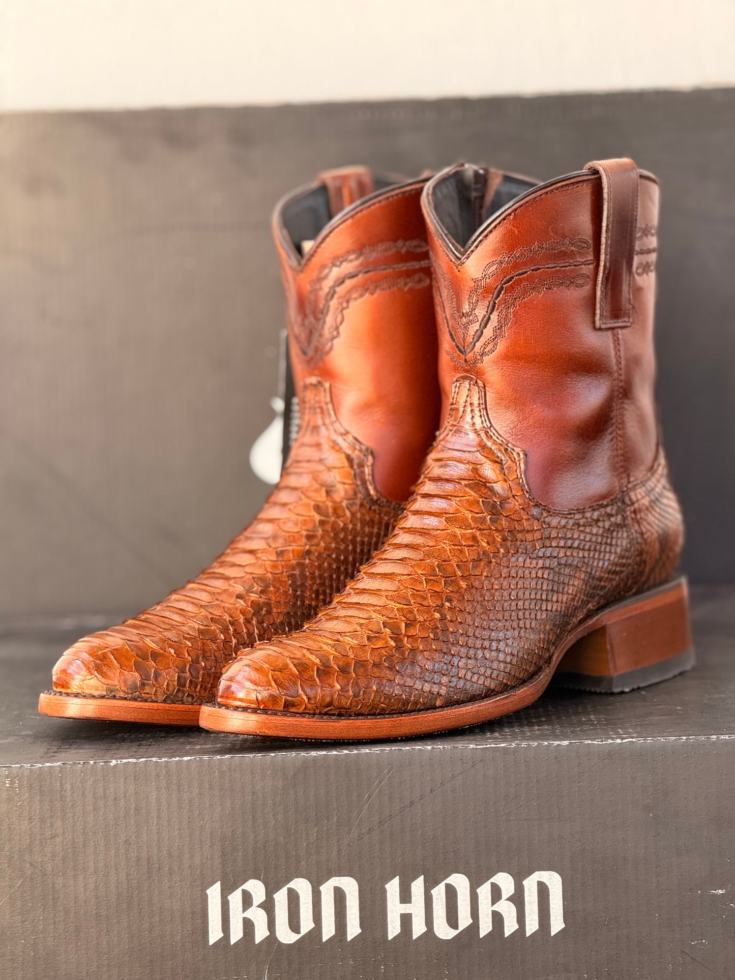 BOTIN CASUAL IH PIEL GENUINA PITHON CANELA